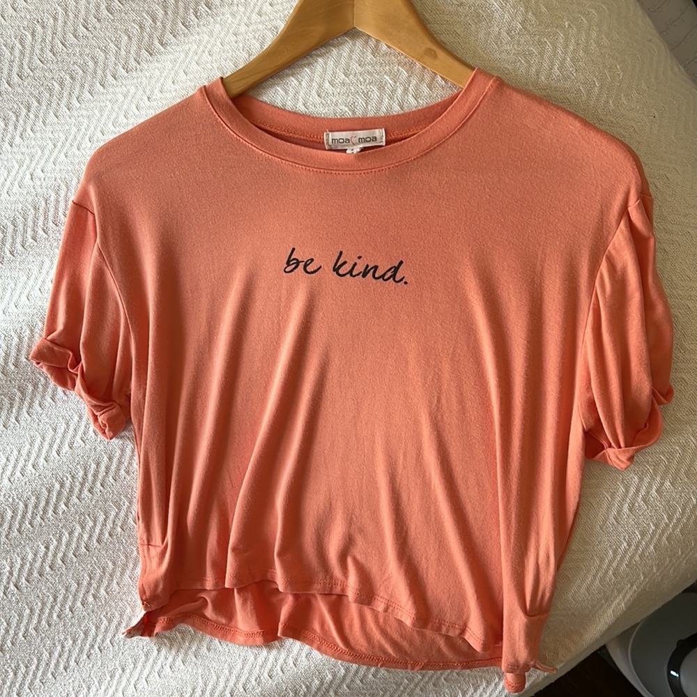Moa Moa “be kind” tee